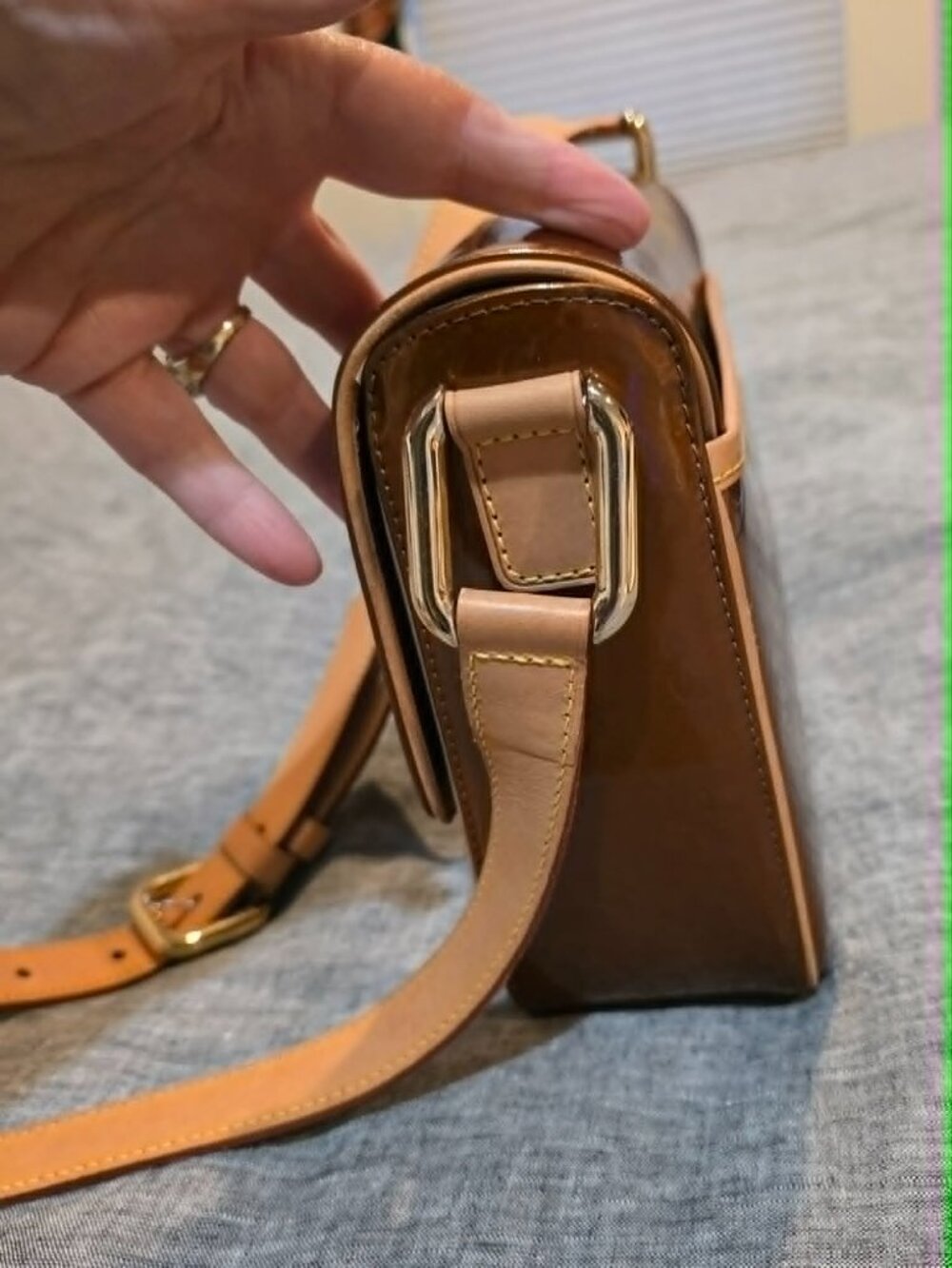 Louis Vuitton Christie Cross body purse - Picture 12 of 14